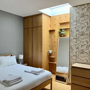 Apartamento Bilocale Su Corte Milanese, Milán